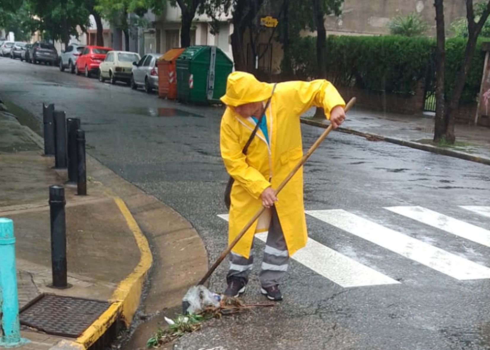 El municipio refuerza los trabajos de limpieza en diversos sectores de la ciudad